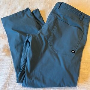 NWOT Everywhere 686 relaxed fit men’s pants 34/32